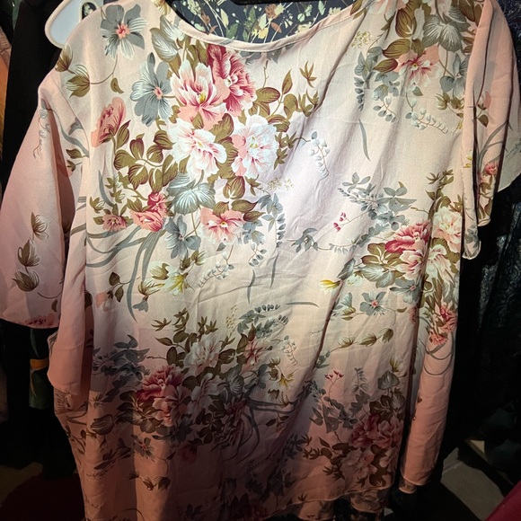 SHEIN Pink Floral Blouse - Picture 3 of 4